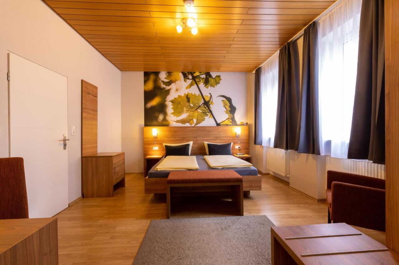 Hotel Zur Lindenau Rüdesheim am Rhein Esterno foto