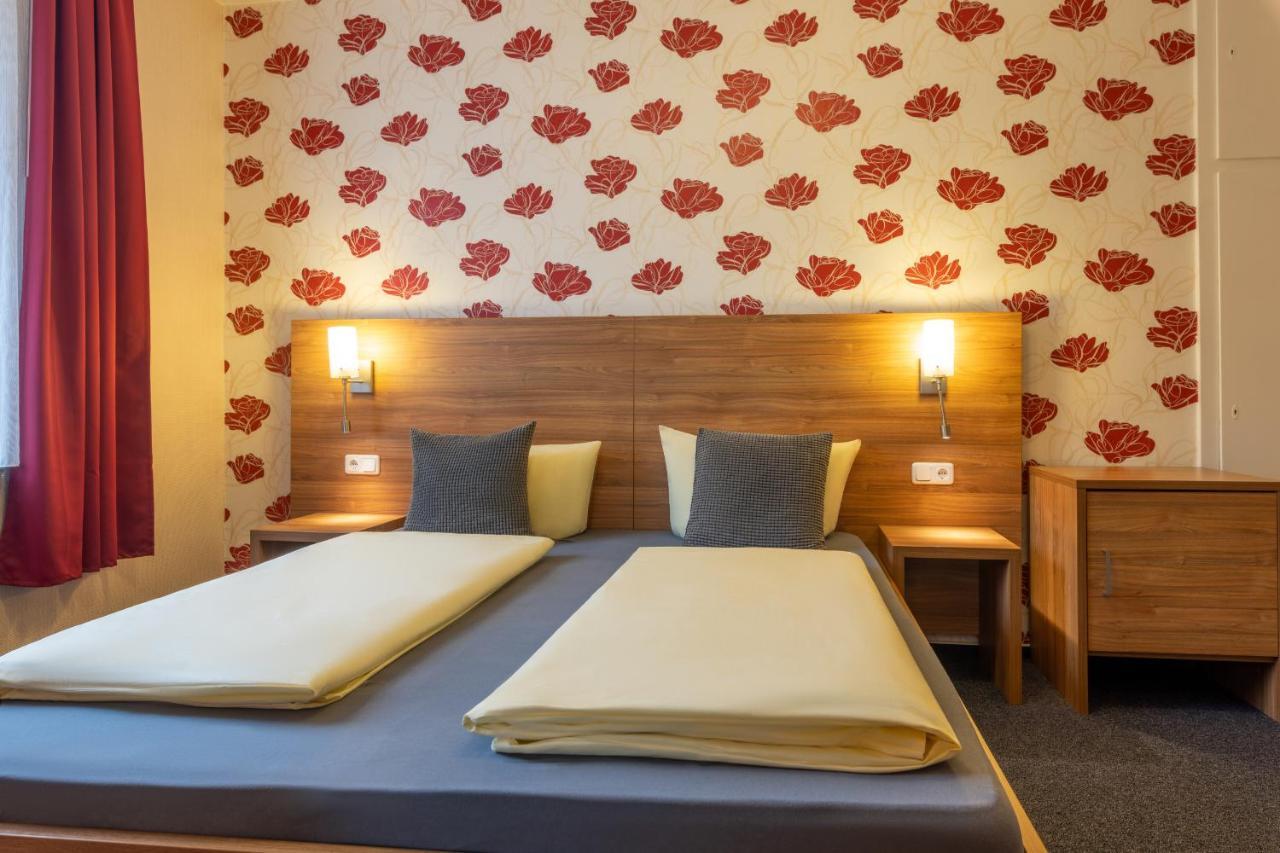 Hotel Zur Lindenau Rüdesheim am Rhein Esterno foto
