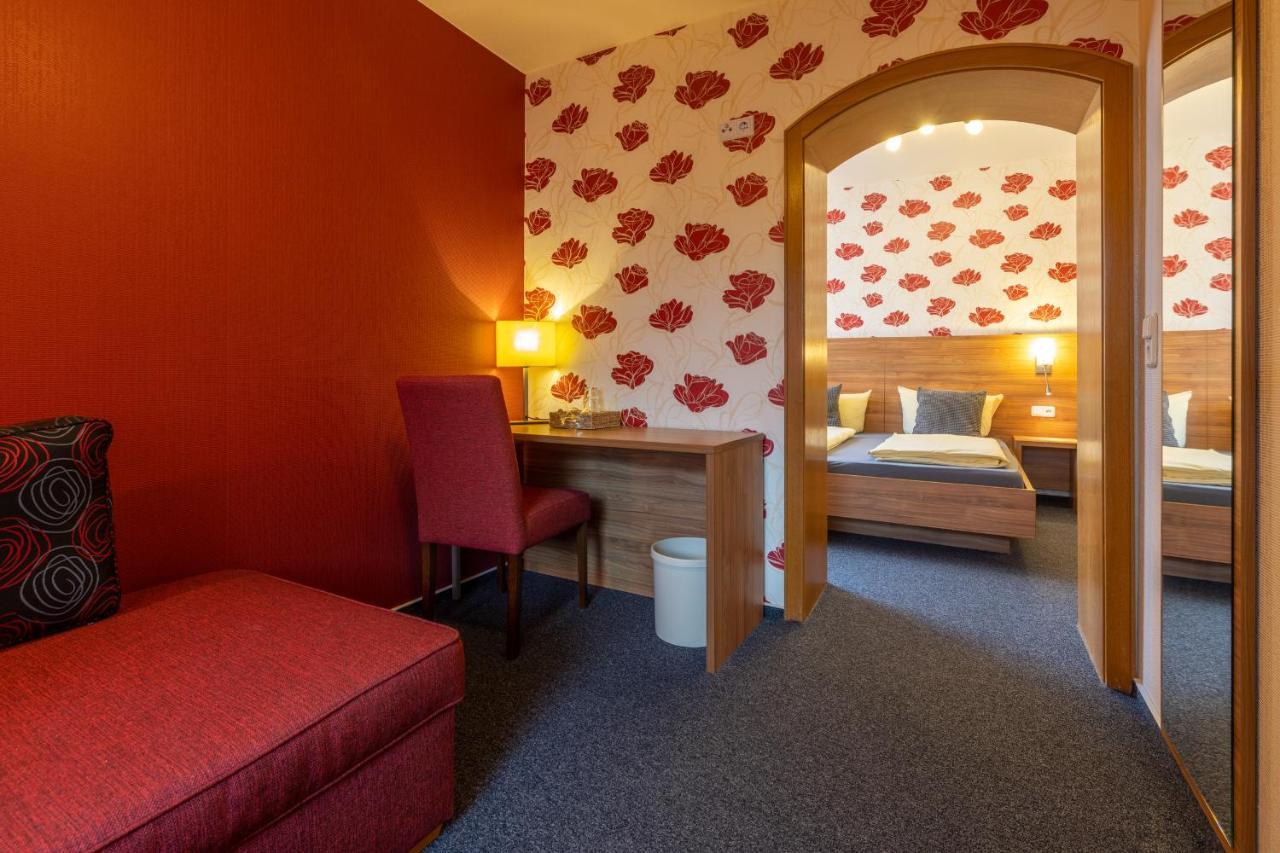 Hotel Zur Lindenau Rüdesheim am Rhein Esterno foto