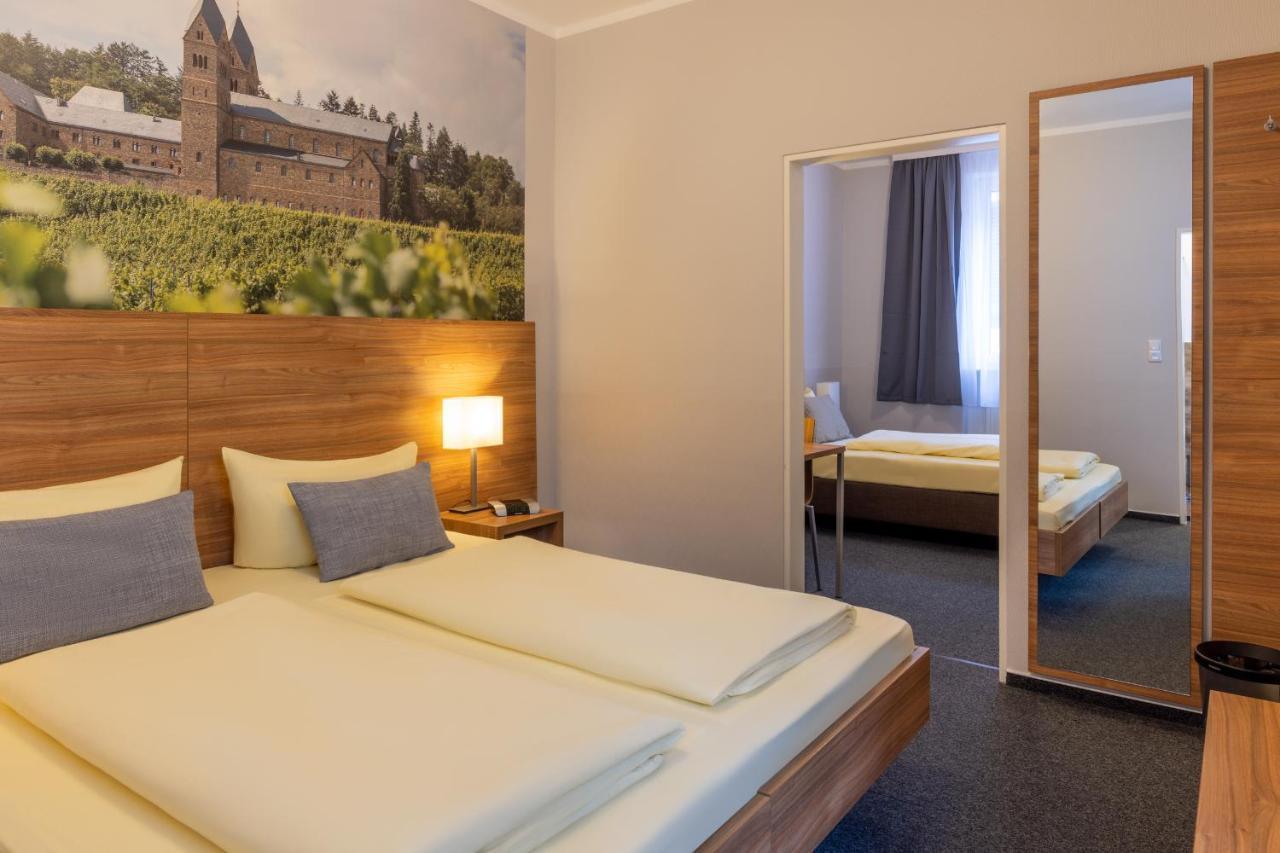Hotel Zur Lindenau Rüdesheim am Rhein Esterno foto