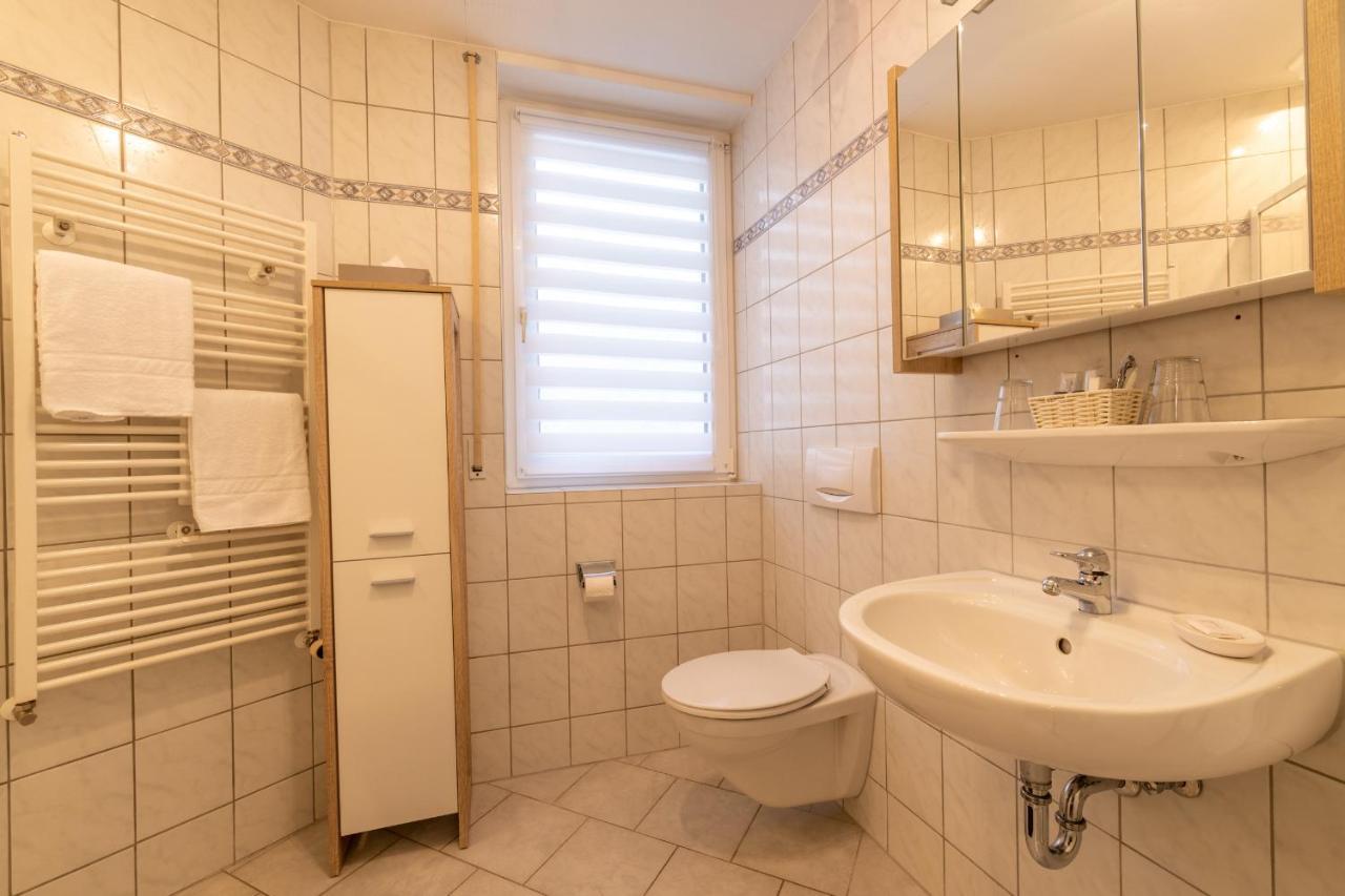Hotel Zur Lindenau Rüdesheim am Rhein Esterno foto