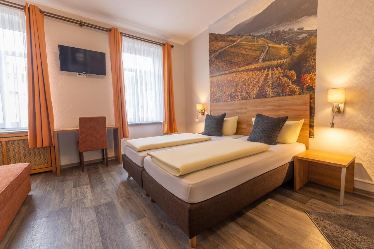 Hotel Zur Lindenau Rüdesheim am Rhein Esterno foto