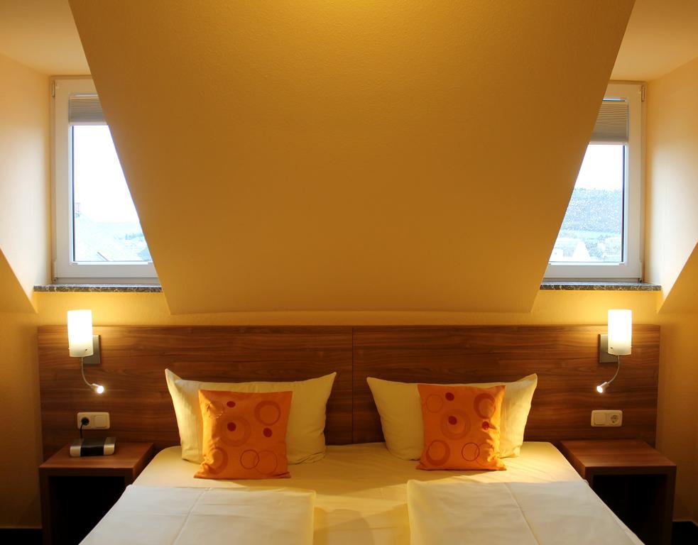 Hotel Zur Lindenau Rüdesheim am Rhein Esterno foto