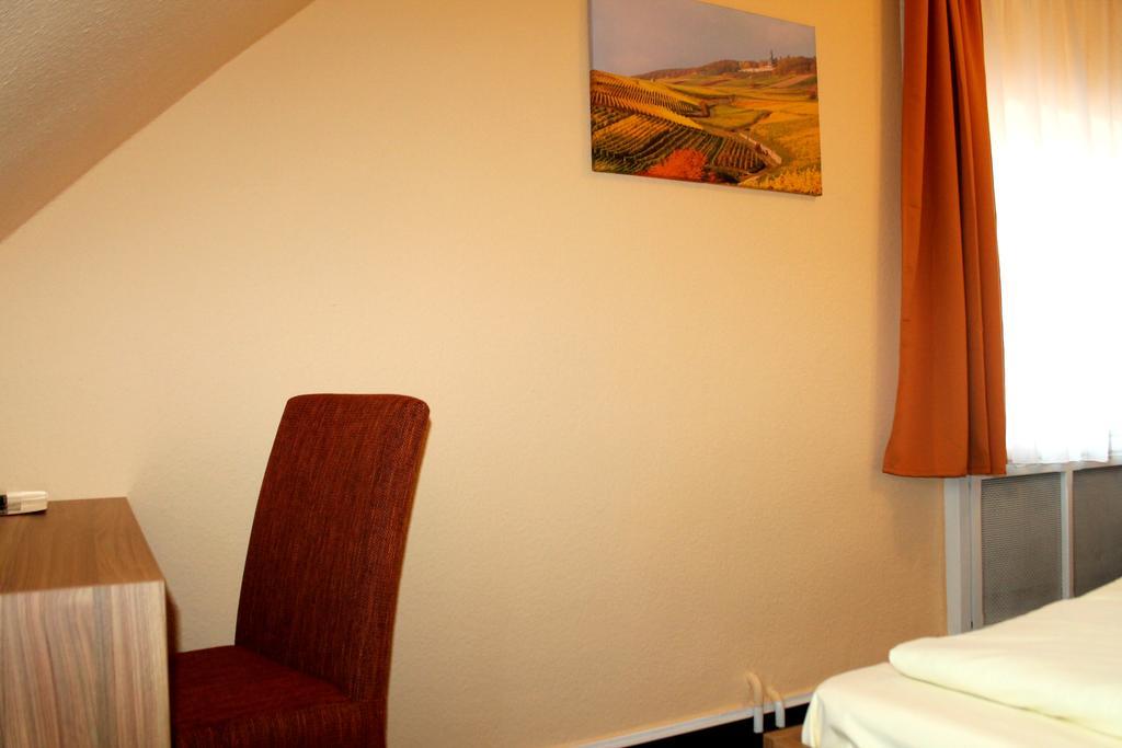 Hotel Zur Lindenau Rüdesheim am Rhein Esterno foto